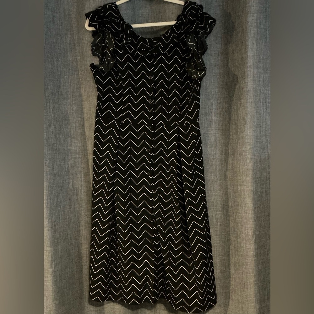 Who What Wear Chevron Striped Midi Dress Black Ruffle‎ Sleeves Womens L